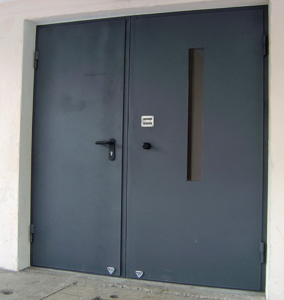 Stairwell entrance doors